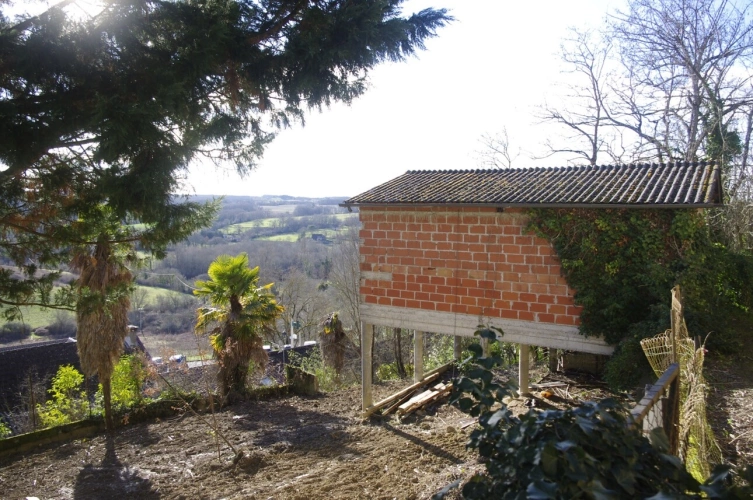 Photos 1 - Rurale - Grange en cours de transformation à vendre 1 pièces à MONTESQUIOU (32) 42.50 m² sur terrain de 400 m² environ