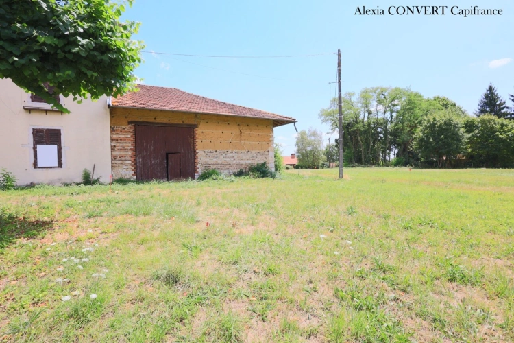 Photos 2 - Rurale - Dépendance 115m² avec 946m² de terrain proche centre village Foissiat