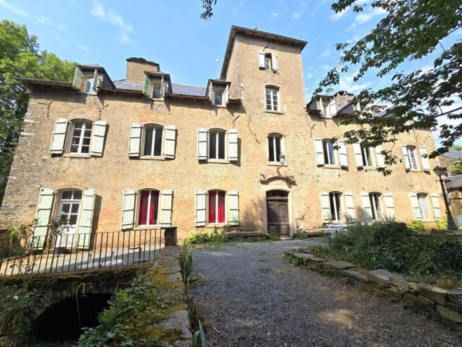 Photos 1 - Prestige - Château, ancienne maison à aménager et dépendance - Arvieu