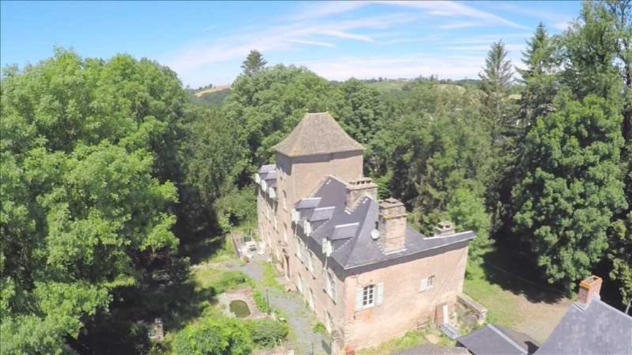 Photos 3 - Prestige - Château, ancienne maison à aménager et dépendance - Arvieu