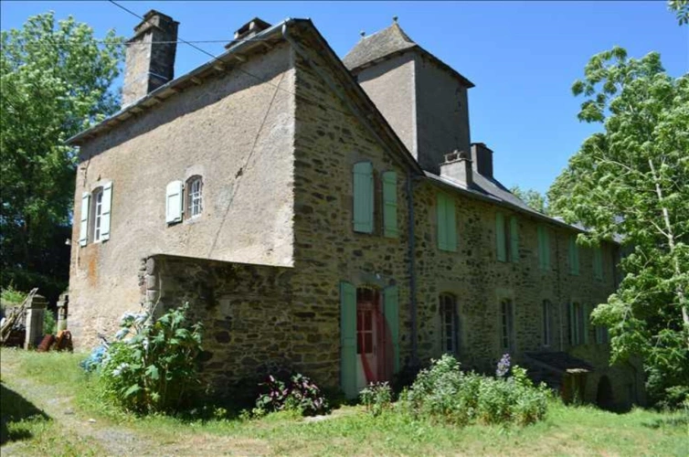Photos 4 - Prestige - Château, ancienne maison à aménager et dépendance - Arvieu