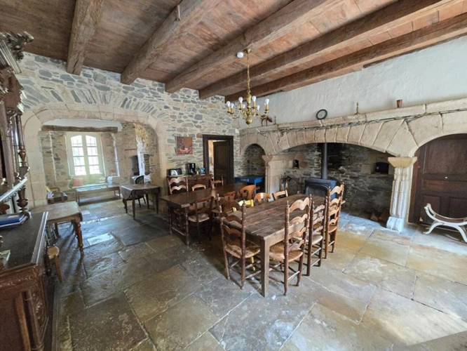 Photos 5 - Prestige - Château, ancienne maison à aménager et dépendance - Arvieu