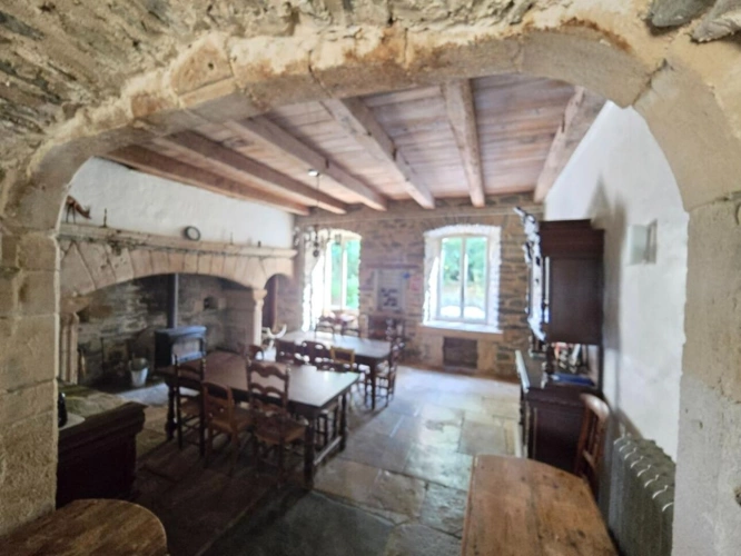 Photos 7 - Prestige - Château, ancienne maison à aménager et dépendance - Arvieu
