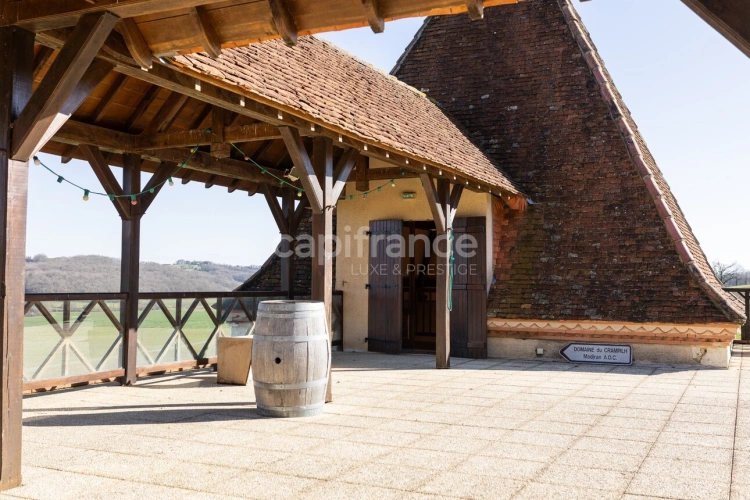 Photos 3 - Équestre - Domaine exceptionnel, 12 Ha, 2 maisons et grande bâtisse de 1930, grange de stockage, 30 min de Pau