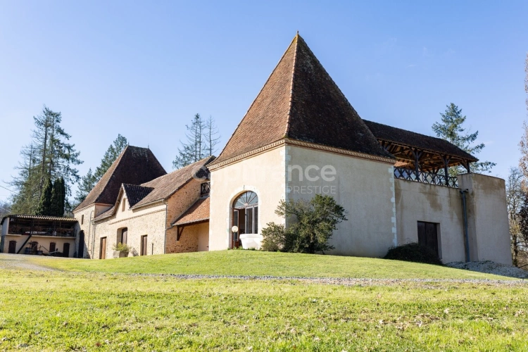Photos 6 - Équestre - Domaine exceptionnel, 12 Ha, 2 maisons et grande bâtisse de 1930, grange de stockage, 30 min de Pau