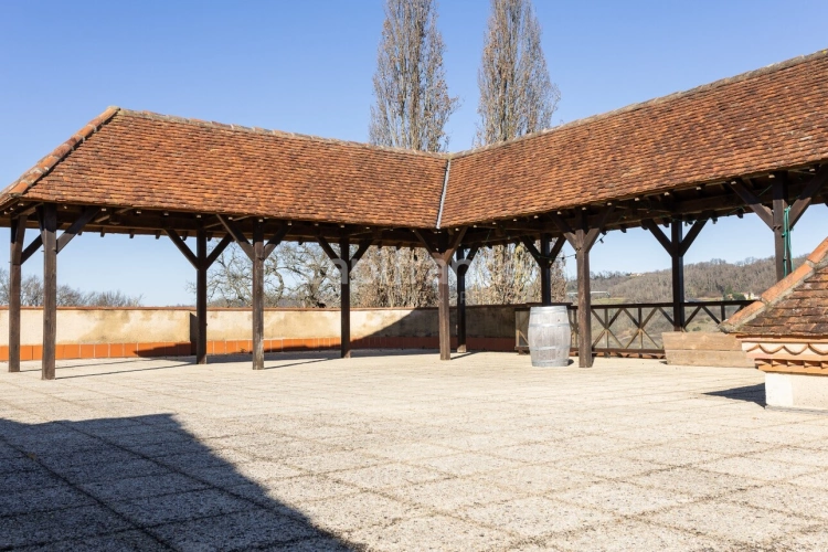 Photos 9 - Équestre - Domaine exceptionnel, 12 Ha, 2 maisons et grande bâtisse de 1930, grange de stockage, 30 min de Pau