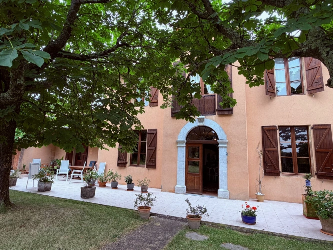 Photos 3 - Touristique - Propriété 358 m2 à vendre -avec 7700 m2 de parc - Maison 8 pièces de 234 m2, gîte de 124 m2 et piscine proche de MARCIAC (32)