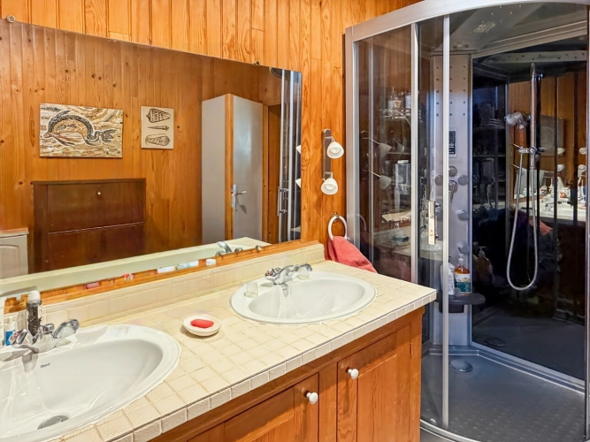 Photos 9 - Touristique - Propriété 358 m2 à vendre -avec 7700 m2 de parc - Maison 8 pièces de 234 m2, gîte de 124 m2 et piscine proche de MARCIAC (32)