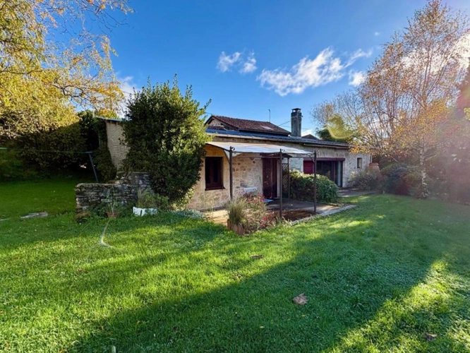 Photos 1 - Prestige - Propriété en pierre avec vaste terrain et belle vue