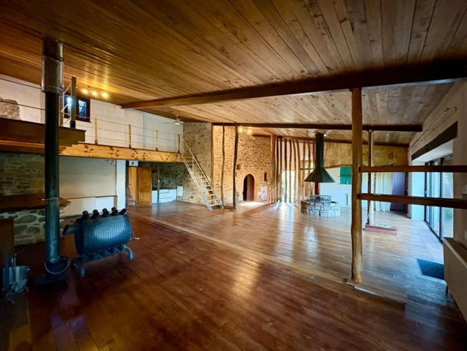 Photos 2 - Prestige - Propriété en pierre avec vaste terrain et belle vue