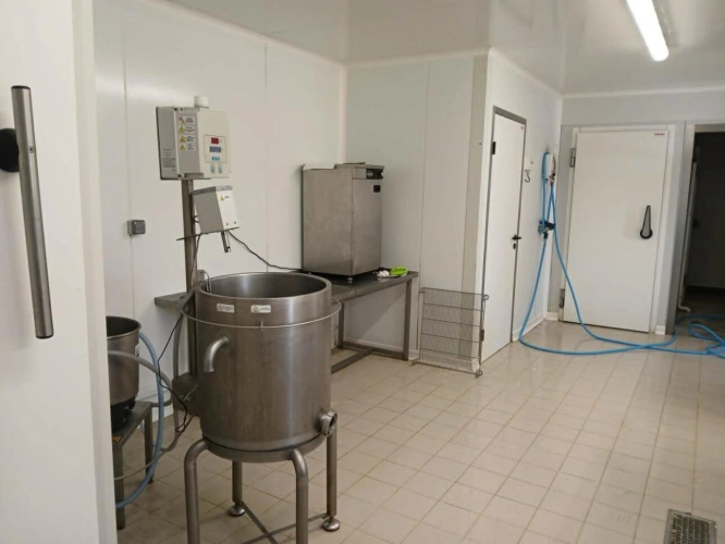 Photos 19 - Agricole - Exploitation caprine avec transformation fromagère, vente di
