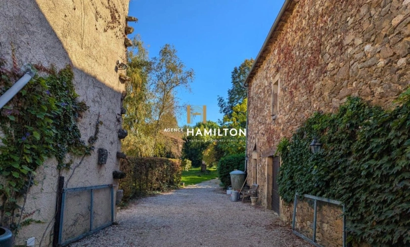 Photos 14 - Touristique - PROPRIETE DE CHARME AVEC GRANGE ET GITE - PROCHE LAGUEPIE