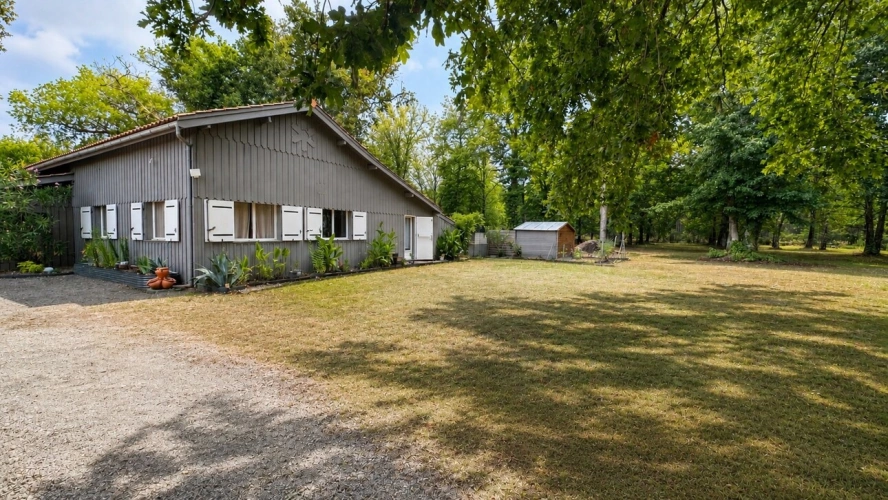 Photos 8 - Prestige - Propriété à vendre 215m² SAINT JEAN D'ILLAC (33)