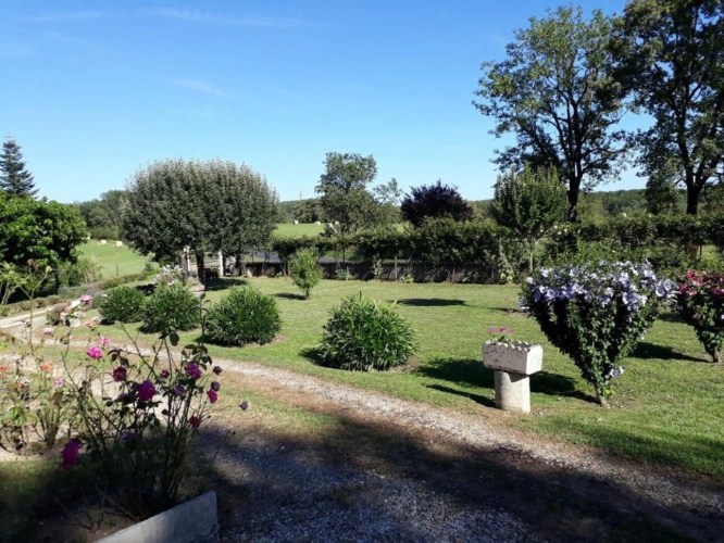 Photos 3 - Rurale - Propriété de caractère avec maison et dépendances sur 24 hectares dans le Lot