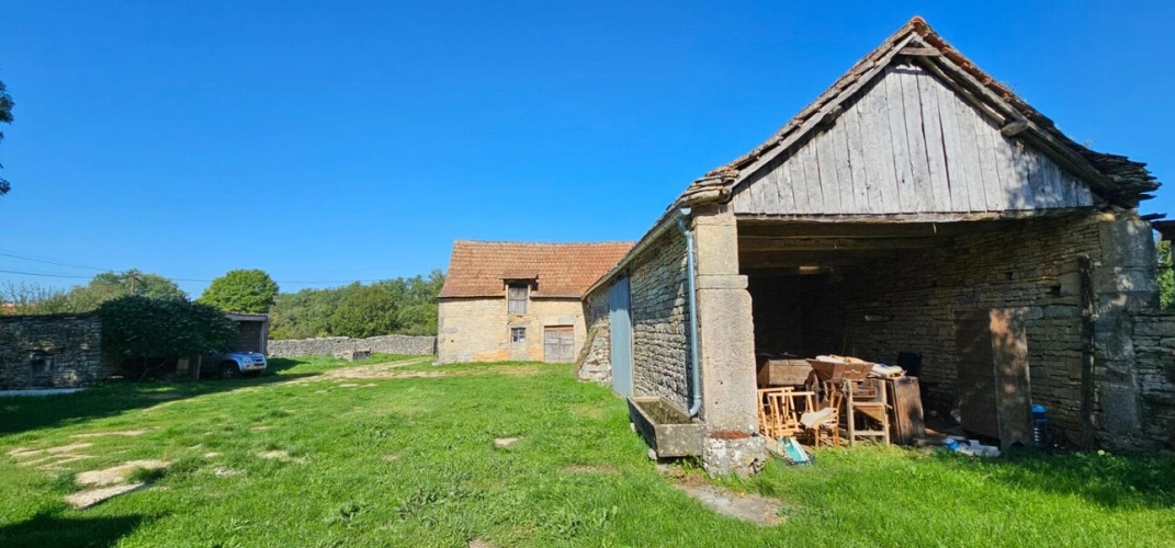 Photos 5 - Rurale - Beau potentiel de rénovation dans un hameau calme et typique du Lot