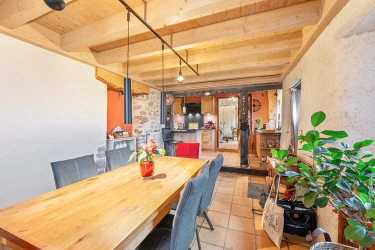 Photos 4 - Touristique - À VENDRE – Charmante ferme rénovée avec gîte indépendant et grange – Prévessin-Moëns