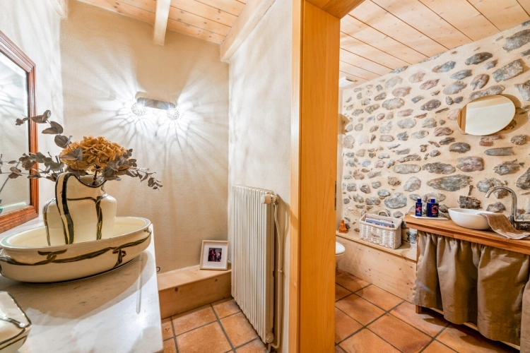 Photos 6 - Touristique - À VENDRE – Charmante ferme rénovée avec gîte indépendant et grange – Prévessin-Moëns