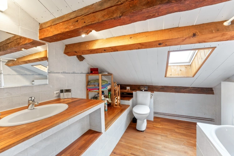 Photos 12 - Touristique - À VENDRE – Charmante ferme rénovée avec gîte indépendant et grange – Prévessin-Moëns