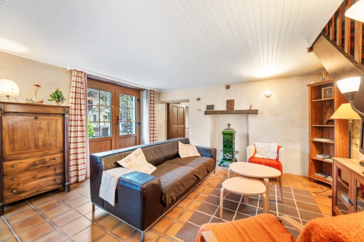 Photos 13 - Touristique - À VENDRE – Charmante ferme rénovée avec gîte indépendant et grange – Prévessin-Moëns