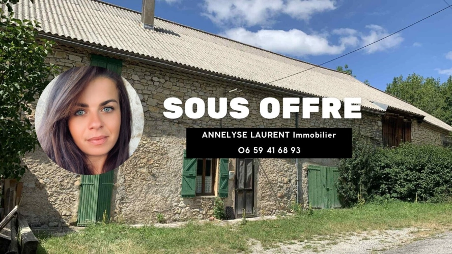 Photos 1 - Rurale - À vendre – Corps de ferme mitoyen à rénover – Lus-la-Croix-Haute (26620)
