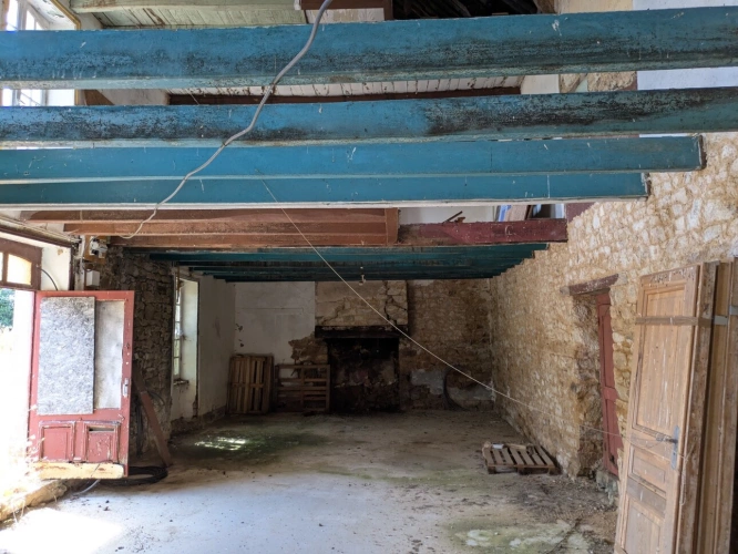 Photos 8 - Prestige - NOSTANG PROPRIÉTÉ COMPOSÉE D'UNE MAISON EN PIERRE À RÉNOVER AVEC TROIS DÉPENDANCE UN PUITS ET 21 HECTARES ENVIRON