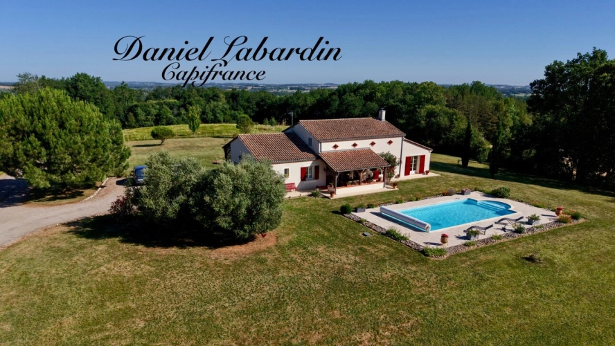 Photos 1 - Équestre - Proprièté avec 4 chambres, 6 hectares, source naturelle, bois