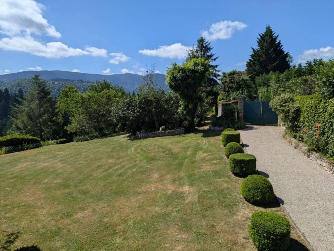 Photos 25 - Rurale - Demeure de caractère sur un domaine de 66 hectares au coeur des Pyrénées Ariégeoises