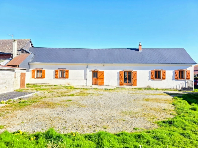 Photos 2 - Rurale - À VENDRE ANCIEN CORPS DE FERME RÉNOVÉ AVEC NOMBREUSES DÉPENDANCES à GUERVILLE (76)