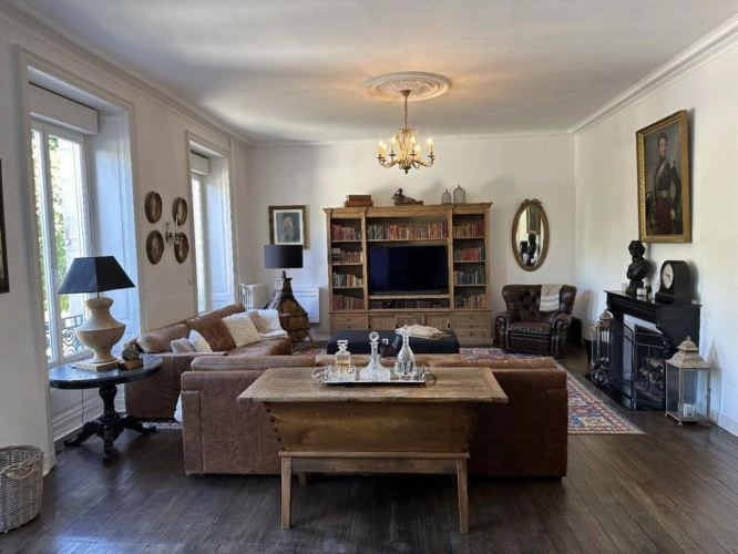 Photos 3 - Prestige - Superbe château de huit chambres entièrement rénové situé dans un magnifique parc