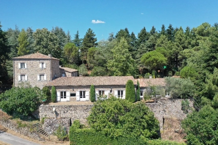 Photos 1 - Prestige - Propriété de caractère en pierre – 556 m² – Saint-Étienne-de-Serre