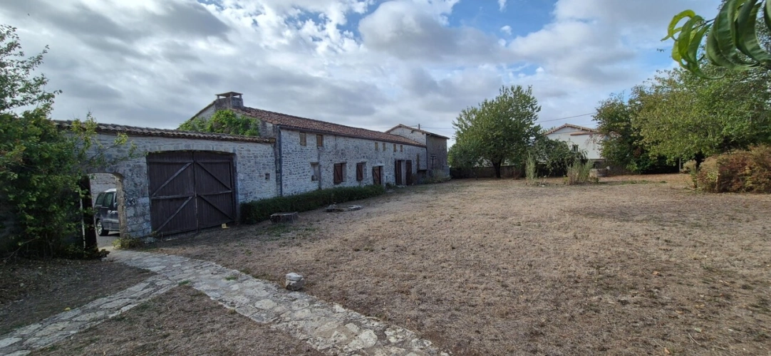 Photos 7 - Rurale - Corps de Ferme de 340 m2, avec plusieurs maisons indépendantes et 200 m2 de dépendances