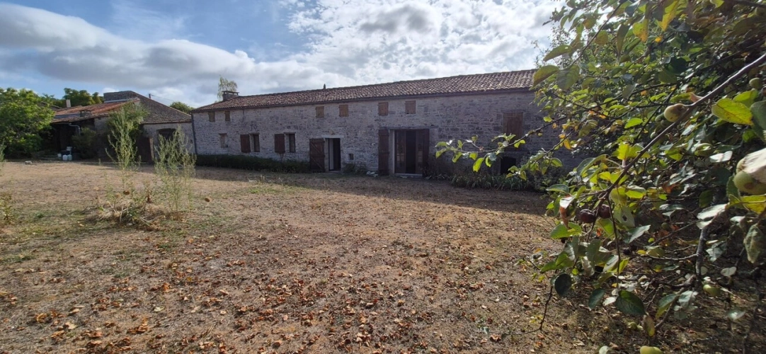 Photos 15 - Rurale - Corps de Ferme de 340 m2, avec plusieurs maisons indépendantes et 200 m2 de dépendances