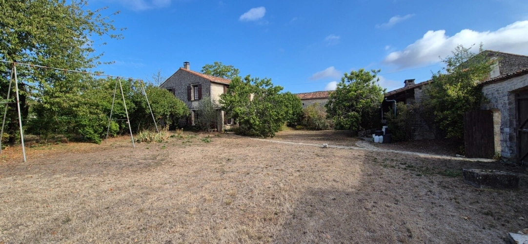 Photos 28 - Rurale - Corps de Ferme de 340 m2, avec plusieurs maisons indépendantes et 200 m2 de dépendances