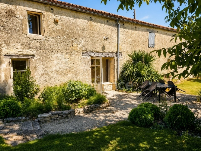 Photos 2 - Prestige - DOMAINE D’EXCEPTION DU XVIIᵉ SIÈCLE – 1 370 M² – 2 HECTARES – PISCINE – GÎTES & RÉCEPTIONS