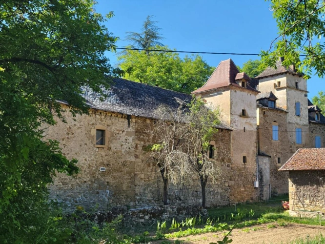 Photos 2 - Prestige - Maison de caractère de 200 m² avec dépendances et terrain de 6 800 m²