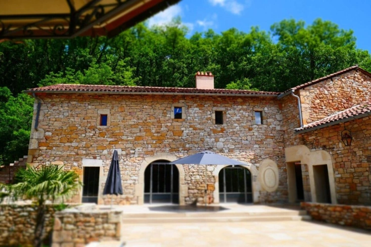 Photos 4 - Prestige - CHÂTEAU ENTIEREMENT RENOVE