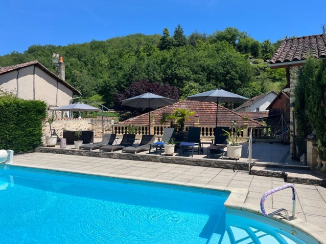Photos 2 - Prestige - Élégante propriété de caractère avec trois habitations, piscine et cadre privilégié
