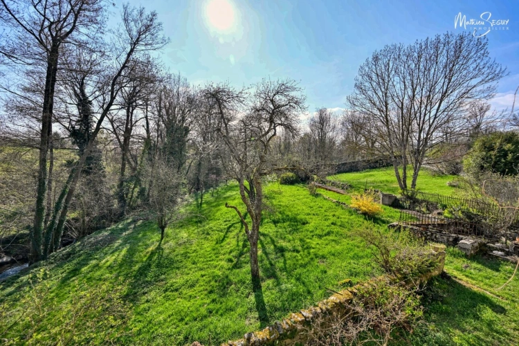 Photos 21 - Touristique - Ancien Moulin sur 1,3 Ha de terrain à MESSIMY (69)