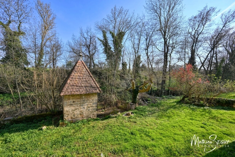 Photos 23 - Touristique - Ancien Moulin sur 1,3 Ha de terrain à MESSIMY (69)