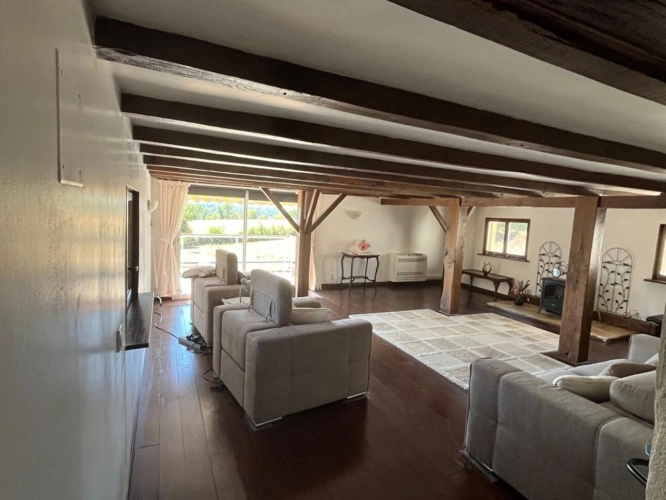 Photos 4 - Rurale - Charmante propriété individuelle en pierre rénovée avec grange, hangar, grand jardin, piscine et magnifique vue dégagée sur la campagne