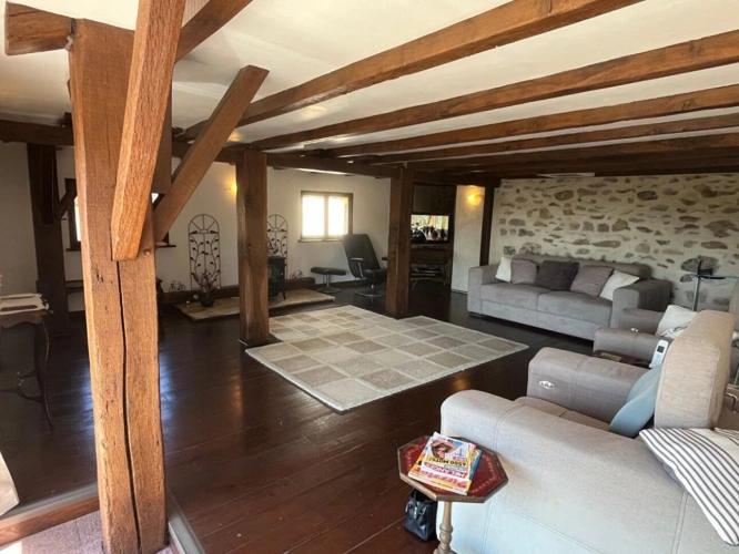 Photos 5 - Rurale - Charmante propriété individuelle en pierre rénovée avec grange, hangar, grand jardin, piscine et magnifique vue dégagée sur la campagne