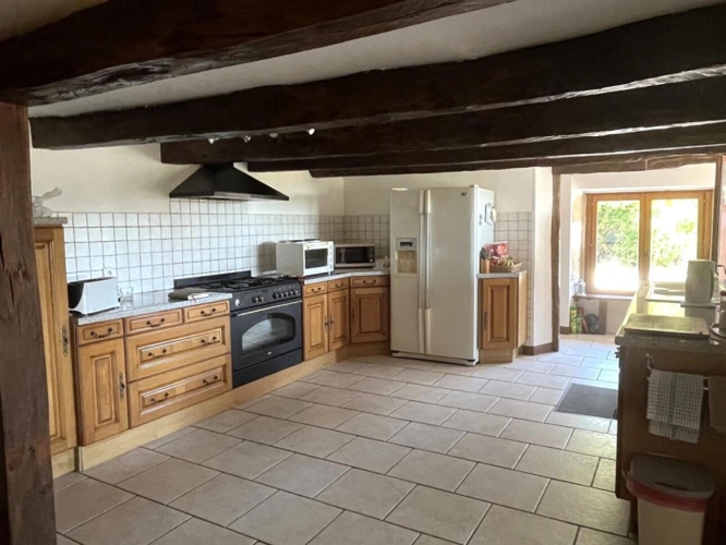 Photos 8 - Rurale - Charmante propriété individuelle en pierre rénovée avec grange, hangar, grand jardin, piscine et magnifique vue dégagée sur la campagne