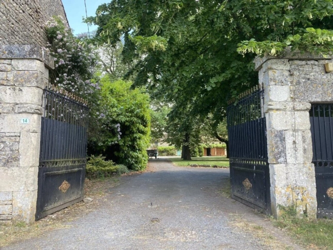 Photos 9 - Prestigious - Castle with heated swimming pool, extensive outbuildings and