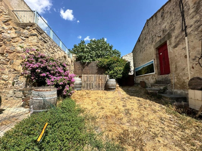 Photos 2 - Prestige - Charmante cave à vin, idéale pour être transformée en logement