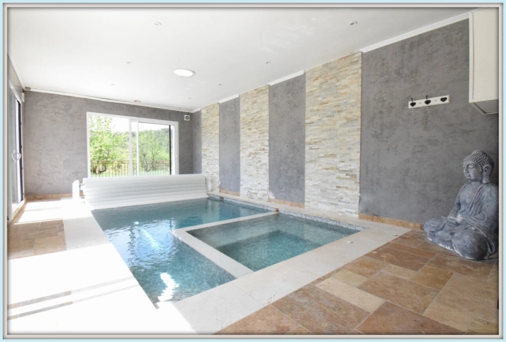 Photos 1 - Prestige - Propriete Peyroules Villa avec piscine intérieure dex hangars forte rentabilité