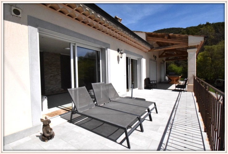 Photos 9 - Prestige - Propriete Peyroules Villa avec piscine intérieure dex hangars forte rentabilité