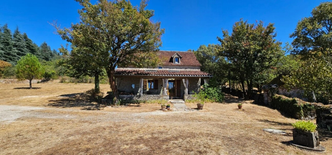 Photos 20 - Touristique - Propriété avec 2 maisons , dépendances sur GR65