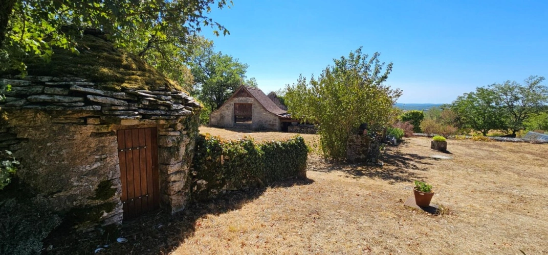 Photos 22 - Touristique - Propriété avec 2 maisons , dépendances sur GR65