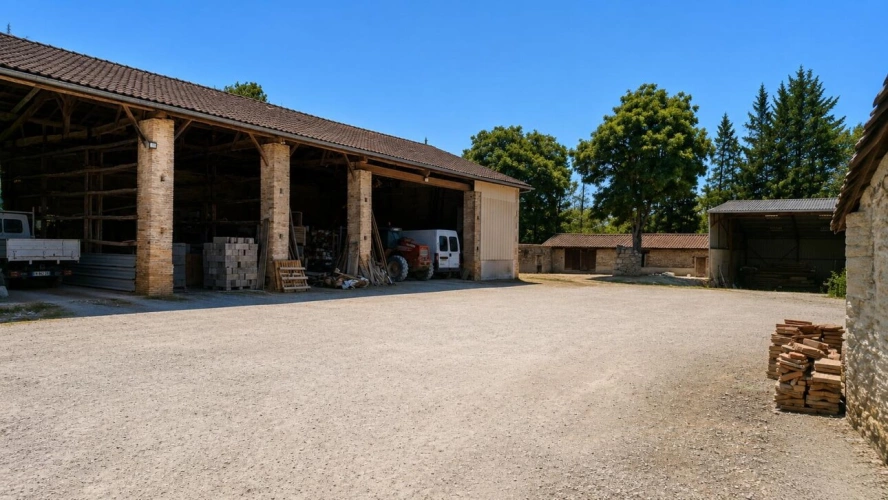 Photos 3 - Prestige - PROPRIÉTÉ DE CARACTÈRE ? 2,4 HA MINIMUM ? DÉPENDANCES ? PISCINE