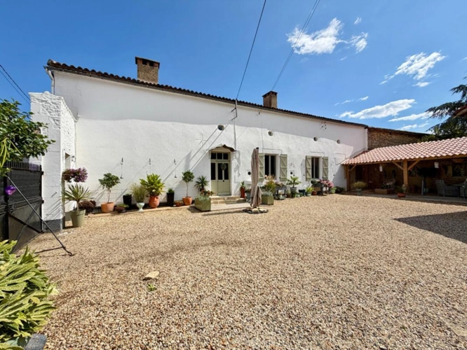 Photos 1 - Rurale - Maison de campagne de caractère avec dépendances et potentiel chambres d'hôtes